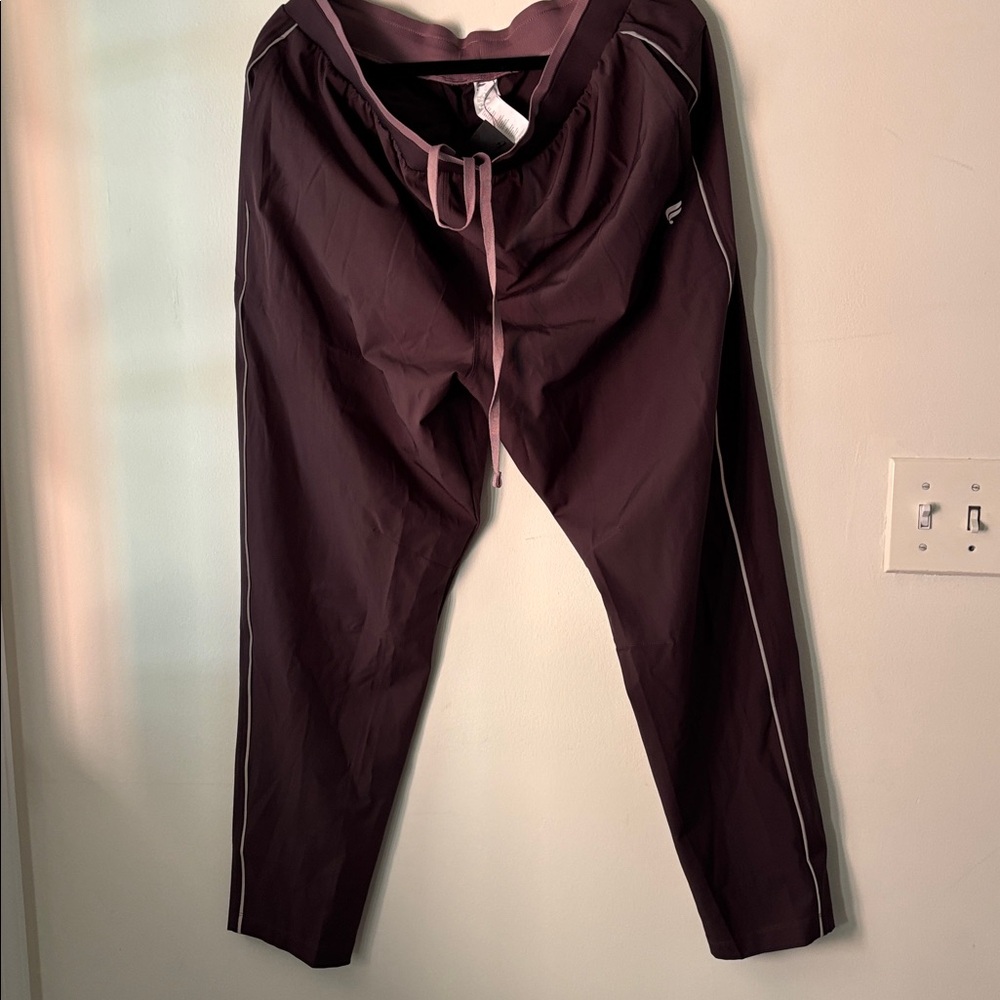 Fabletics Plum Activewear Pants. NWT